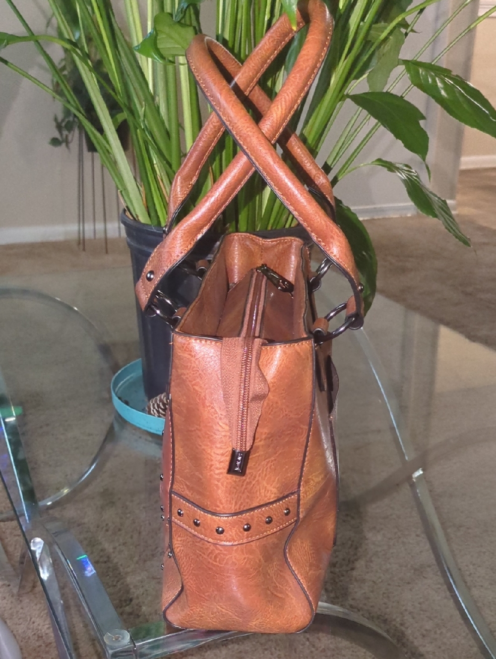 🔥FINAL🔥Lavawa Brown Embossed Floral Tote Bag with Stud Accents - Picture 4 of 8
